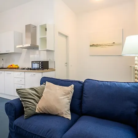 Apartment In Fondo Al Mar La Spezia